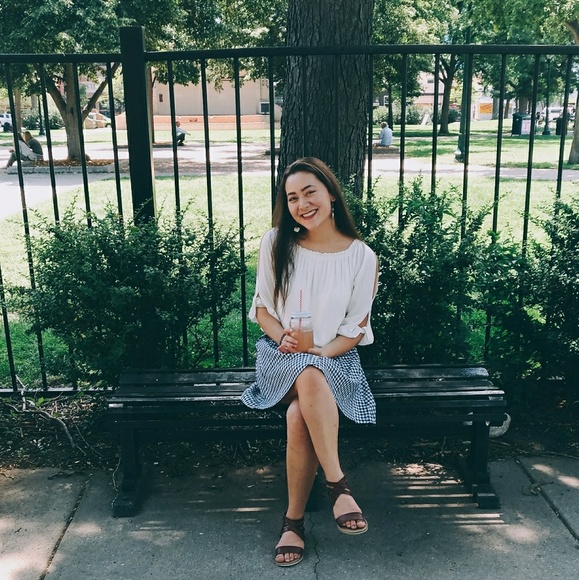 Meet your Posher, Gina - Picture 1 of 1